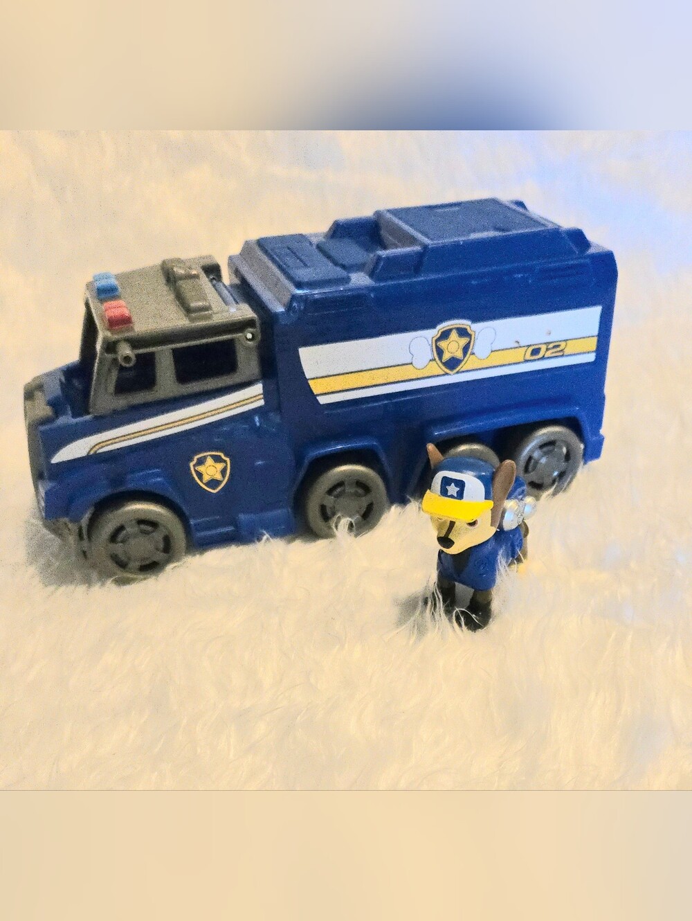 PAW Patrol Big Truck Pups Chase Rescue Truck and Figure set by Spin Master